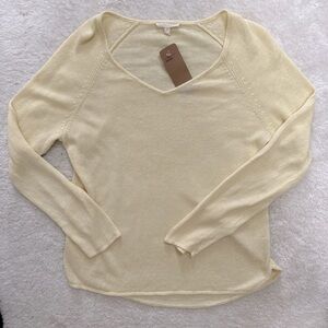 NWT Eileen Fisher light yellow 100% linen V-Neck Sweater